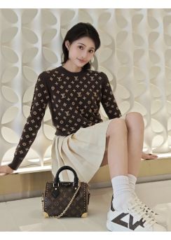 Louis vuitton New 3D Embossed Embroidered Knit Sweater LV2512821
