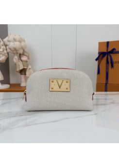 lv-cream-textured-cosmetic-pouch-with-gold-toned-plate-m29529-pilvj21122-01