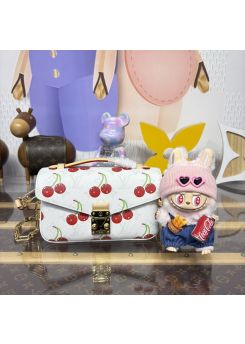 LV Pochette Métis East West 18 Monogram M14231